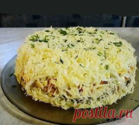 ПОДБОРКА 10 Самых ВКУСНЫХ Салатов! ЗАБИРАЕМ, Чтобы Не ПОТЕРЯТЬ.
Дорогие наши читатели.ЛЕГКО готовится, Очень ВКУСНЫЕ и НЕЖИРНЫЕ. Сказочно НЕЖНЫЕ и ВОЗДУШНЫЕ. Вы о Таких ТОЛЬКО и МЕЧТАЛИ и ПОРА приготовить и НАСЛАДИТЬСЯ самим и ПОБАЛОВАТЬ Вкусняшкой СЕМЬЮ.
Салат с Подкопченой ветчины
._____________________________________________________
Ингредиенты:
- 400-500 г подкопченой ветчины
- 4 яйца
- 1 сладкий перец
- 1 огурец
- 1 банка (350 г) консервированной кукурузы
- небольшой пучок свежего укроп