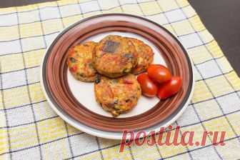 Нежные и пышные котлеты из баклажанов и кабачков с творогом — Фактор Вкуса