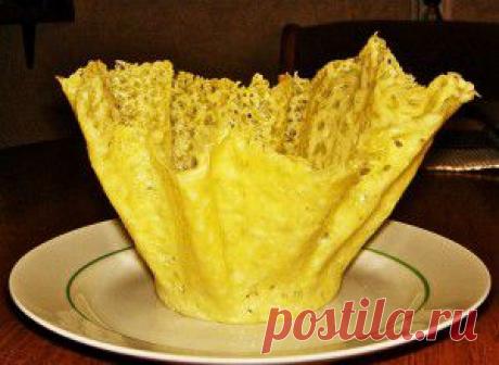 Салат из кальмаров в сырной корзиночке - Простые рецепты Овкусе.ру