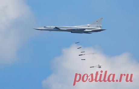 Дальний сверхзвуковой ракетоносец-бомбардировщик с изменяемой геометрией крыла Ту-22М