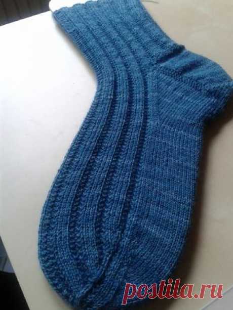 Ravelry: Stay-at-home-socks pattern by Bettina Cross
