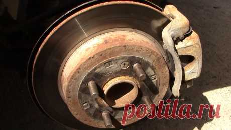 Нас нагло обманывают при осмотре тормозных дисков. Их не нужно так часто менять Каждый год находится огромное количество автолюбителей, которых обманывают сотрудники автомастерских. Дурят во многих вещах, но в этой статье я расскажу конкретно про тормозные диски. На практике новы