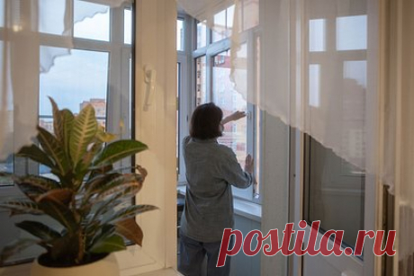 Россиянам раскрыли способ меньше платить за квартиру. Платить за квартиру через интернет или мобильный банк дешевле, чем при личном визите в отделение финансовой организации. Способ отдавать меньше денег за коммуналку раскрыла россиянам эксперт управления платежных систем и расчетов Главного управления Банка России по Центральному федеральному округу Наталья Демидова.