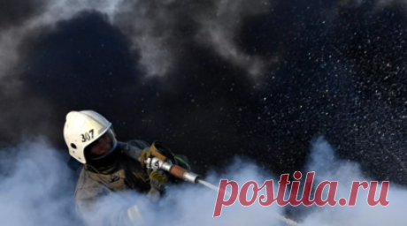 Военкор RT сообщил о пожаре около Токмака из-за сбитого силами ПВО объекта. Военкор RT Станислав Обищенко заявил, что силы ПВО сбили, предположительно, украинскую ракету в Запорожской области, недалеко от Токмака. Обломки привели к пожару. Читать далее