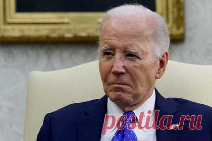 Байден пожаловался на нехватку чипсов в упаковке. Президент США Джо Байден пожаловался на недобросовестную деятельность американских компаний, которые сокращают количество пищевых продуктов в упаковке. Байден призвал пищевые компании прекратить обманывать население и остановить так называемую шринкфляцию (сокращение количества продукта в упаковке).