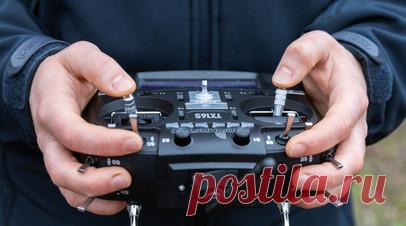 Латвия планирует отправить на Украину инструкторов дронов для управления ими. Премьер-министр Латвии Эвика Силиня заявила, что страна отправит на Украину дроны, а вместе с ними, возможно, инструкторов для управления ими. Читать далее