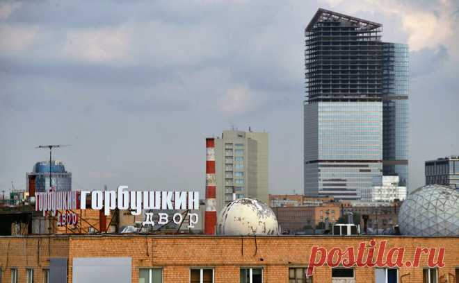 Суд в Москве национализировал «Горбушкин двор» и Cherry Tower. Мещанский суд вынес решение о национализации связанных с экс-банкиром Хотиным бизнес-центров и торговых комплексов. Речь идет о 27 объектах недвижимости площадью свыше 1,5 млн кв. м