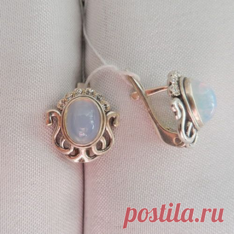 Серебряные серьги с Лунным камнем и кристаллами Swarovski