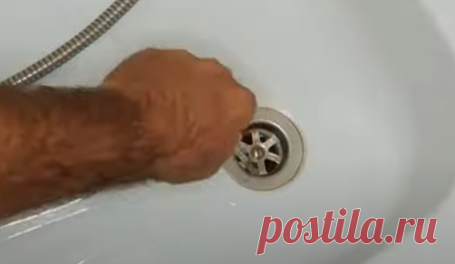 Даже сифон не нужно снимать. Действенный способ: как через слив избавиться от засора в раковине. Легко и быстро | Мастер-Ок | Яндекс Дзен