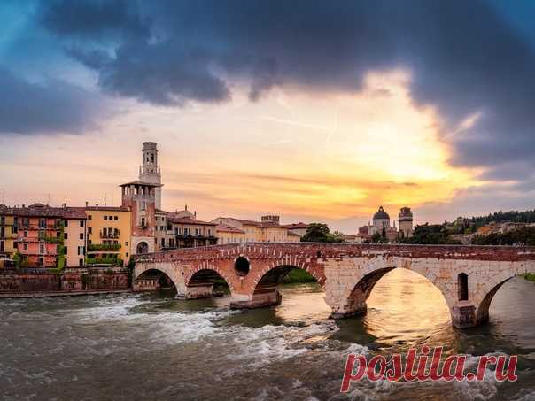 Мост Понте Пьетра (Верона) на закате. Автор фото – Алексей Вымятнин: nat-geo.ru/community/user/201151 Доброй ночи!