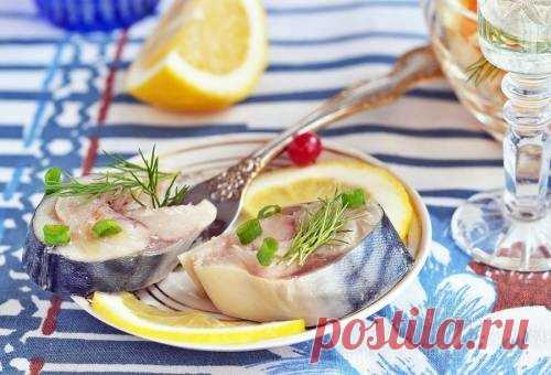 Скумбрия маринованная в домашних условиях / Простые рецепты
