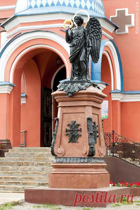 Храм Иконы Казанской Божией Матери в Иркутске расписывает в одиночку! Николай Натяганов