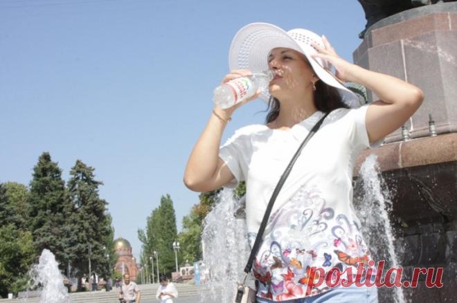 Горячее лето 2023-го. Климатолог Кокорин объяснил причины аномальной жары. Почему приходят волны жары, и ждет ли нас изменение климата, на вопросы aif.ru ответил климатолог Алексей Кокорин. Также узнали, какой будет грядущая зима - теплой или холодной.