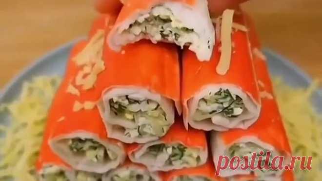 Вкусная и эффектная закуска из фаршированных крабовых палочек