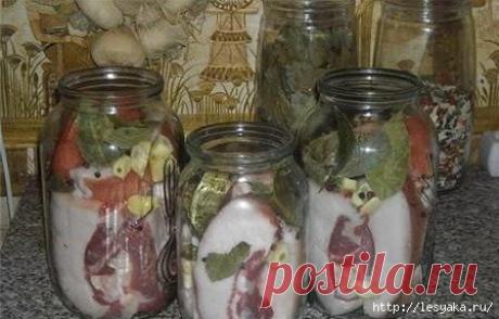 Очень вкусное сало в тузлуке.