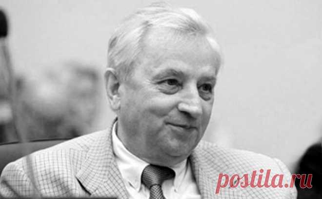 Умер ученый в области теплоэнергетики Эдуард Волков. Умер ученый-энергетик и академик Российской академии наук Эдуард Волков, сообщает ТАСС со ссылкой на пресс-службу РАН.