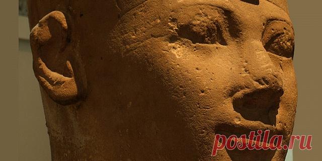 Рожденный Тотом 
 Тутмос I, названный в честь бога мудрости, первым воздвиг усыпальницу в Долине царей
