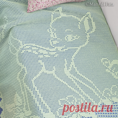 Scheme to realize the cot blanket with crochet filet Bambi