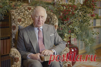 В Лондоне открылась крупнейшая выставка картин принца Чарльза. В Гарнизонной часовне в Лондоне открылась выставка картин принца Чарльза. На ней представлено 79 акварелей принца Уэльского. На картинах изображены пейзажи мест, которые старший сын и наследник королевы Елизаветы II когда-либо посещал. На данный момент это крупнейшая в истории выставка работ монаршей особы.