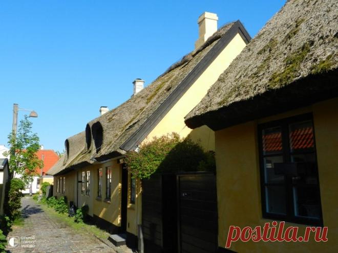 Симпатичная деревня с желтыми домиками - Драгёр - Путешествуем вместе