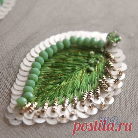 Вышивка с пайетками...