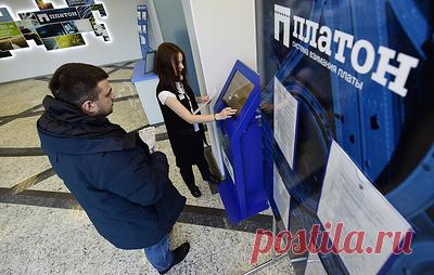 Кабмин утвердил поэтапную отмену скидки в системе "Платон". При этом с 1 февраля 2028 года скидка будет отменена полностью и плата станет взиматься по базовому тарифу