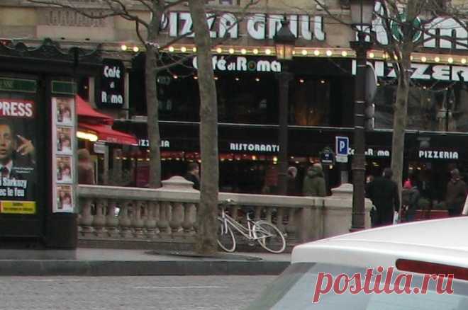 Французы устроили акцию против Олимпиады под гимн СССР в центре Парижа. В ней приняли участие профсоюзные активисты, недовольные условиями труда во время проведения ОИ-2024.