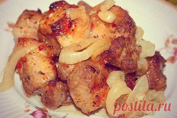 Самые вкусные рецепты: Шашлык на луковой подушке приготовленный в духовке