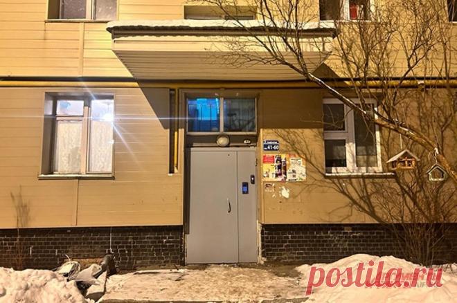 «Не виноват!». Семья подозреваемого в убийстве в Свитине говорить не хочет. Aif.ru отыскал дом, где живет семья Михаила Борзых, которого подозревают в убийстве трех пенсионерок в деревне Свитино под Наро-Фоминском. И сходил к ней в гости.