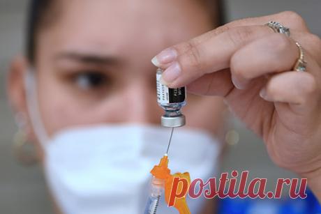 Эстония признает все вакцины от коронавируса. Власти Эстонии намерены разрешить въезд в республику всем привитым от коронавируса иностранцем, вне зависимости от фирмы-производителя вакцины. Препарат должен быть одобрен к применению в стране, откуда въезжает турист. Документ, подтверждающий иммунизацию, можно заверить на русском языке.