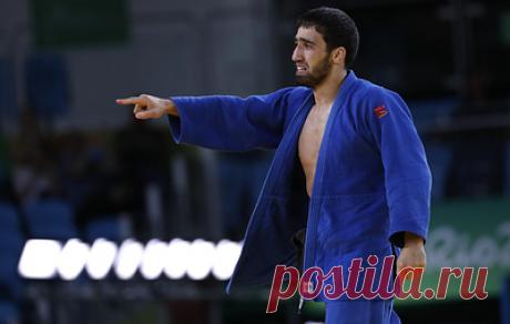Олимпийского чемпиона дзюдоиста Халмурзаева временно отстранили от соревнований. Спортсмен нарушил внутренние правила Федерации дзюдо России, которые не позволяют публично выражать личные религиозные или политические взгляды