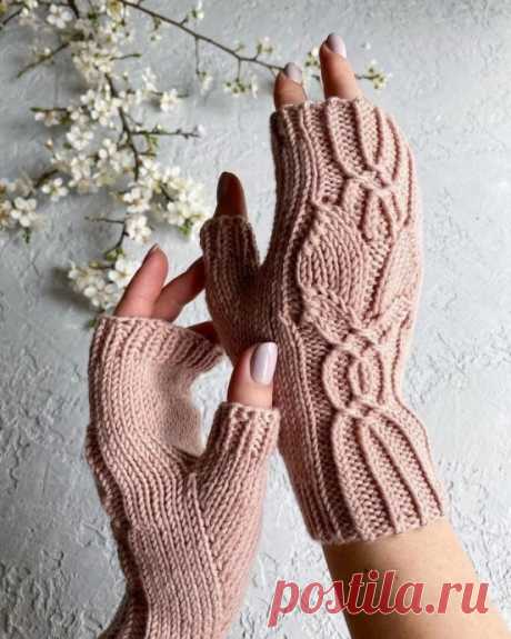 Нежные митенки спицами