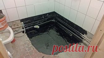 Гидроизоляция пола в ванной комнате своими руками

Пол в ванной комнате – это наиболее хлопотный и проблемный участок площади в планировке квартиры. Главная проблема здесь заключается в постоянной подверженности пола влагой. Из-за этого под поверхностью облицовки или по углам ванной может образовываться грибок или плесень. В другом случае, если не дай бог сорвет краны, то пол – это именно тот участок, через который Вы будете «заливать» соседей снизу. Чтобы избежать подобны...