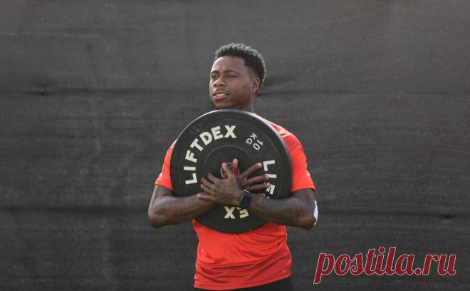 Абаскаль заявил, что трудности помогают Промесу играть лучше. Голландский суд вынес в отношении лидера «Спартака» два обвинительных приговора за восемь месяцев — за нападение с ножом и контрабанду кокаина. Абаскаль заявил, что чем сложнее дела у Промеса, тем лучше тот играет