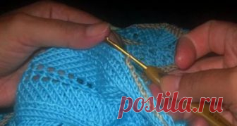 Обработка горловины спицами и крючком: подробное описание Обработка горловины спицами или крючком связанных изделий необходима для того, чтобы готовое связанное изделие имело безупречный и законченный вид. Очень важно подобрать качественные нитки подходящего оттенка, сделать безошибочные расчеты...
