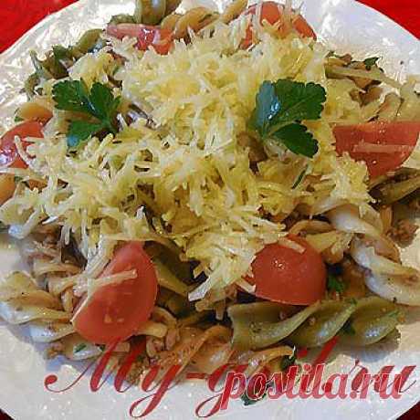 Эгейская паста с фаршем, сыром, помидорами