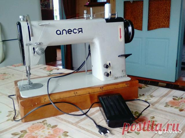 Электрическая швейная машина Алеся Электрическая ножная швейная машина 