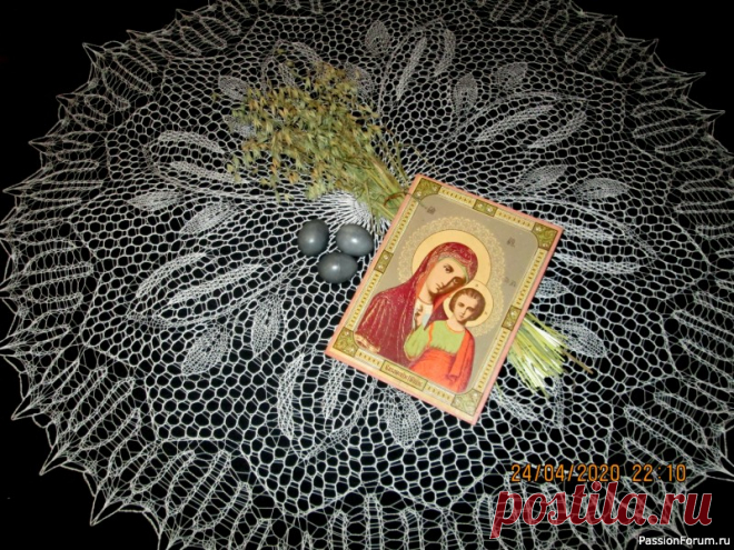 Салфетка к пасхе. Березовые сережки. | Пасхальные Радости Салфетка - это одно из украшений Пасхи, да и любого праздника. А так как Пасха празднуется весной, решила связать салфетку с нежными весенними березовыми сережками. Связана из Кировской Снежинки. Израсходовала 2 с лишним моточка. Спицы №2,5. Диаметр 1м. Схема и обозначения. На...