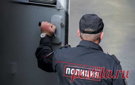 В Москве с наркотиками задержали победителя третьего сезона телешоу &quot;Танцы&quot;. По предварительным данным, у Дмитрия Щебета изъяли около 10,5 грамма марихуаны