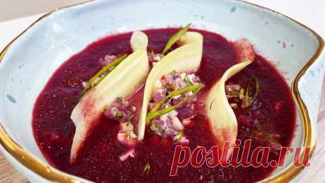 Свекольник холодный или Холодный борщ (Холодник) - то, что нужно каждому в летний жаркий день! Вкусный, освежающий холодный суп - Свекольник холодный или Холодный борщ, или Холодник - то, что нужно каждому в летний жаркий день. Очень вкусно!СМОТРИТЕ ТАКЖЕ:  ▶ Летние рецепты ▶ Первые блюда рецепты  Ингредиенты:  Свекла - 2 шт. Коренья петрушки -  по вкусу Лавровый лист - 2 шт. Лук...