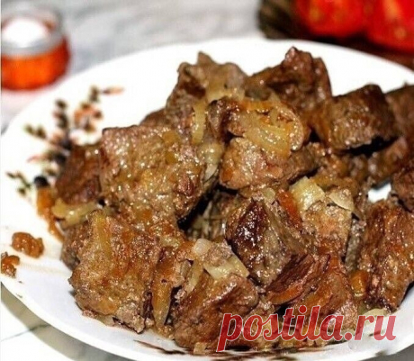 Самый вкусный рецепт печени!

Потребуется:

600 г говяжьей печени

1 яйцо

3 зубчика чеснока

1 ч. л. сахара

1 ч. л. соли (без горки)

0,5 ч. л. соды

1 луковица

масло растительное для жарки

мука кукурузная для панировки

ПРИГОТОВЛЕНИЕ

Печень вымой, обсуши, удали пленку и нарежь крупными кусочками.

Приготовь маринад: в миске взбей яйцо с солью, сахаром, содой и чесноком, пропущенным через пресс. Залей полученной смесью кусочки печени и оставь мариноваться в холодильни...