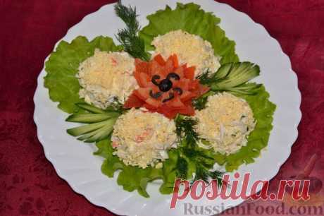 Рецепт: Салат с кальмарами и крабовыми палочками на RussianFood.com