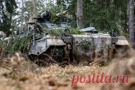 Названы особенности трофейной БМП Marder. Боевая машина пехоты (БМП) Marder 1A3, которая стала трофеем Вооруженных сил России, отличается слабым вооружением, однако она получила хорошую противоосколочную защиту, сообщил военный эксперт Максим Климов. Машина получила автоматическую пушку калибра 20 миллиметров и разнесенную броню.