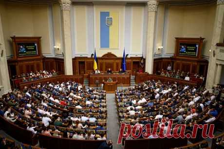 США попросили Украину 45 дней не допускать коррупционных скандалов. США попросили Украину не допускать в стране коррупционных скандалов в течение 45 дней. Данное предупреждение Киев получил от Вашингтона на фоне принятия закона о временном бюджете США, в котором не предусмотрено выделение средств Украины. «К нам одна главная публичная претензия: коррупция», — написал Железняк.