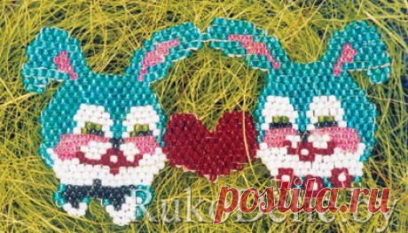 Котик и зайчата с сердечком из бисера