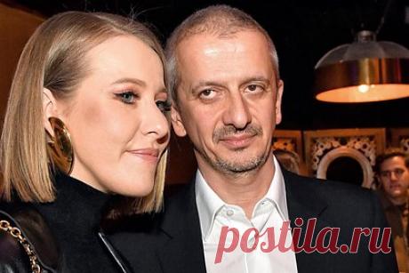 Собчак высказалась о постельных сценах с участием мужа. Телеведущая Ксения Собчак высказалась о постельных сценах с участием мужа, режиссера Константина Богомолова. В посте, опубликованном в личном блоге, журналистка ответила на вопрос о том, как она относится к эротическим эпизодам с супругом, словами «как же надо нас не понимать».