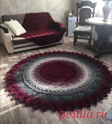 (3) Facebook