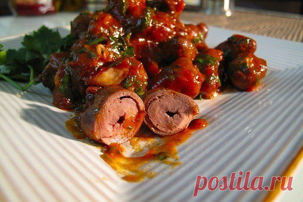 Куриные сердечки в томатном соусе