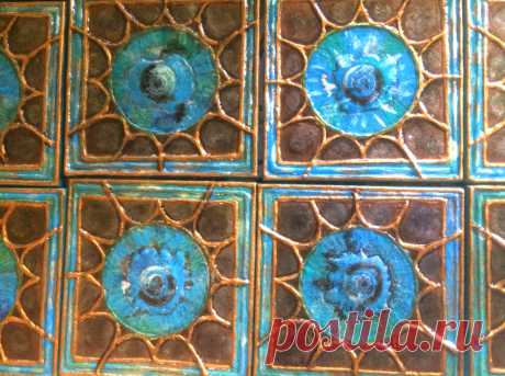 плитка фактурная, плитка керамическая ручной работы, плитка под металл, плитка со вставками, плитка для стен