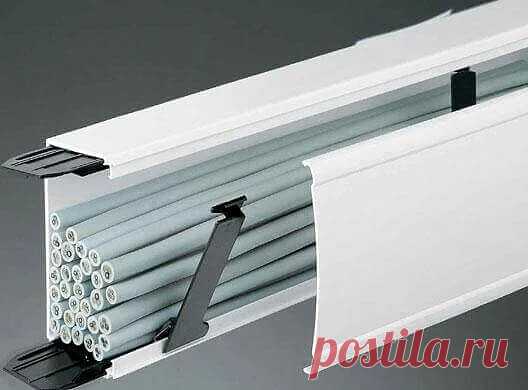 Распространенные ошибки при монтаже проводки в кабель-каналах

Все мы привыкли к скрытой проводке, проложенной в стенах и спрятанной от наших глаз. Но в некоторых случая скрытую проводку выполнить сложно, а порой и невозможно или запрещено нормативными документами. В этом случае проводка делается открытой – подвешивается на роликах, протягивается в гофрированных трубах, закрывается в кабель-каналы и пр. 

Резка

Профессионалы для этих целей рекомендуют использовать специальные ножницы.